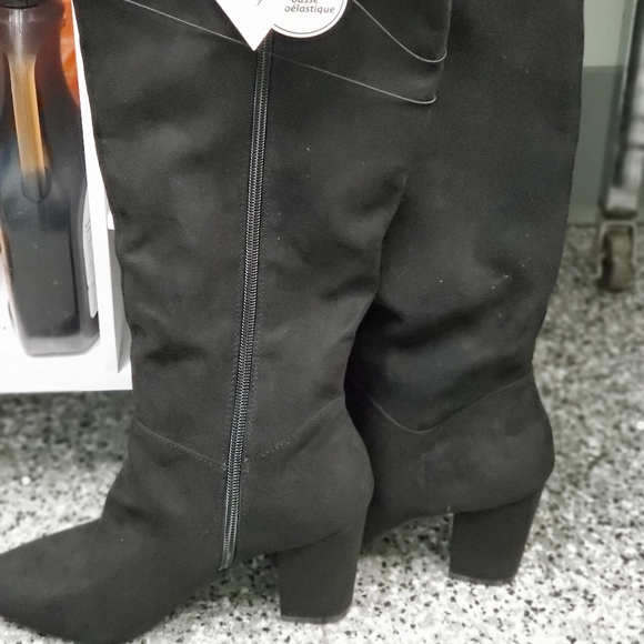 Boots - Picture 2 of 3